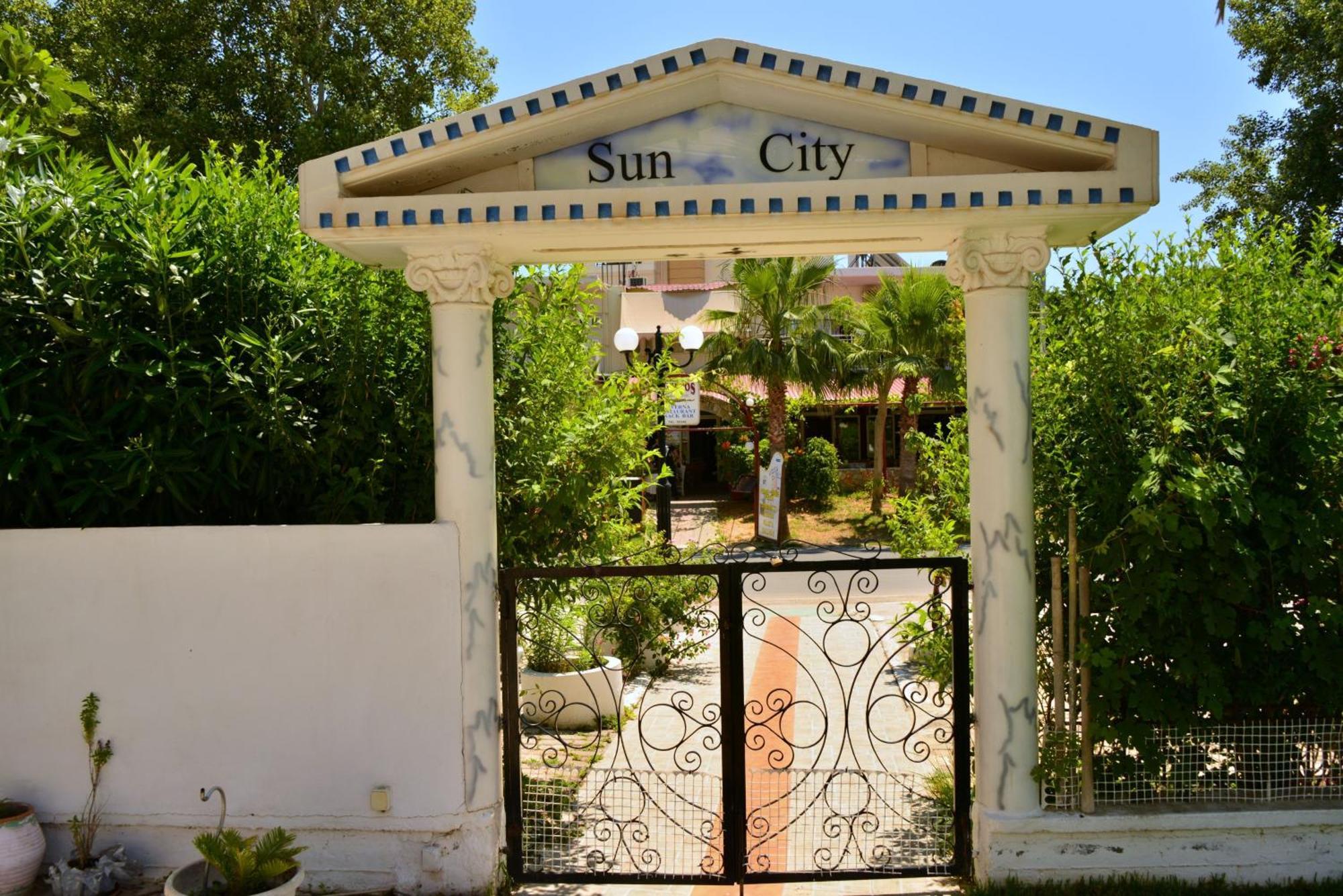 Sun City Kato Daratso Exteriér fotografie